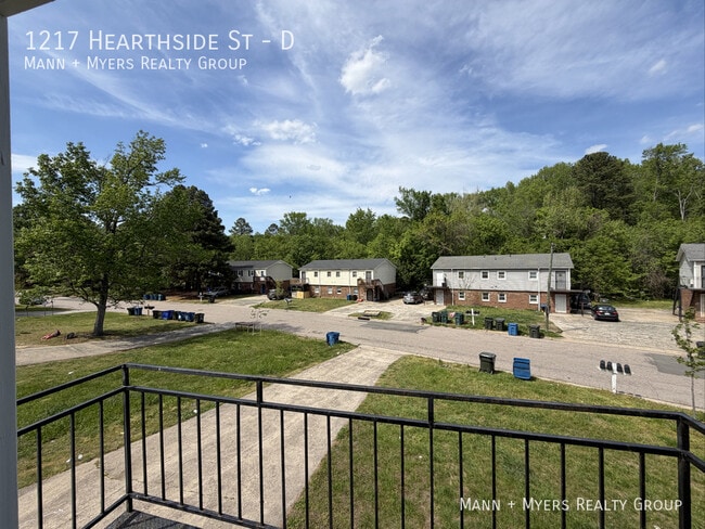 Building Photo - 1217 Hearthside St