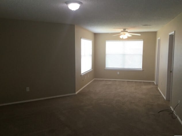 Building Photo - 214 Gayleh Ln