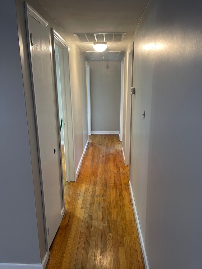 Building Photo - 407 Mount Allen Drive