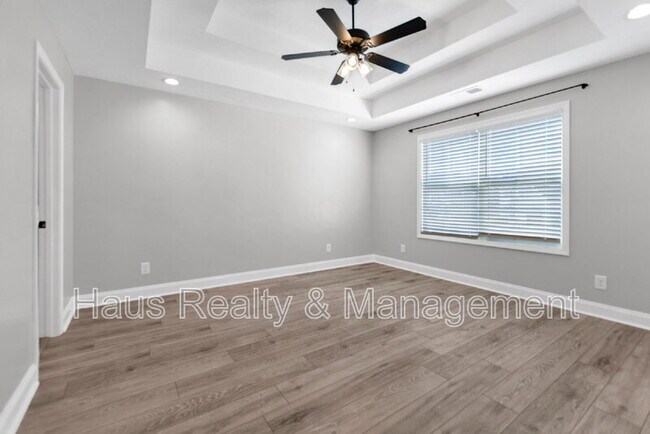 Building Photo - 152 Bonnell Dr