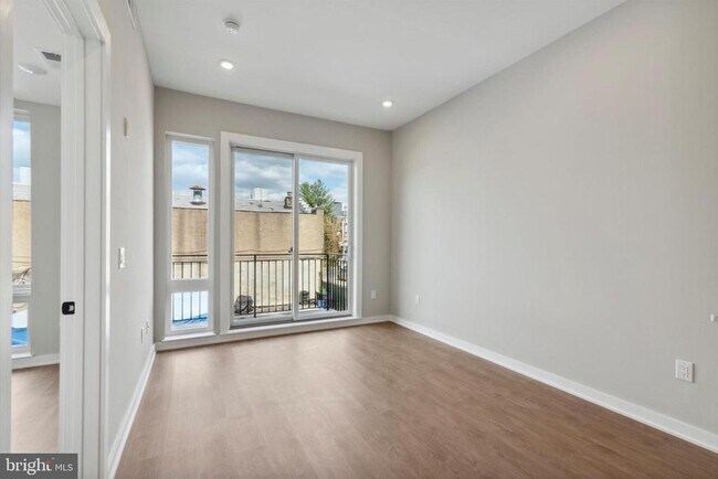 Building Photo - 308 W Chelten Ave