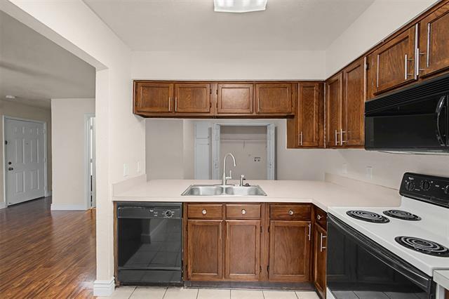 Building Photo - 1101 Brighton Dr