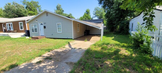 Building Photo - Cute 5 bedroom House