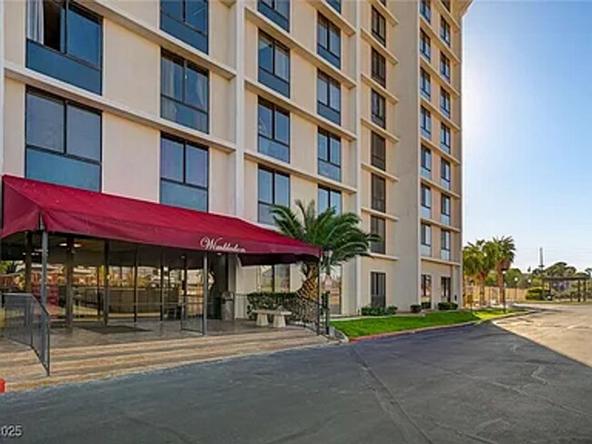 Building Photo - Enjoy resort-style living in this 2 Bed 2 Bath Condo with Stunning Strip Views in the Wimbledon C...