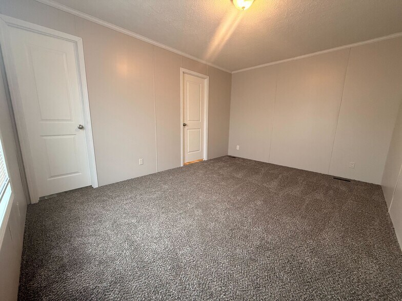 Building Photo - 38039 St Tropez Dr