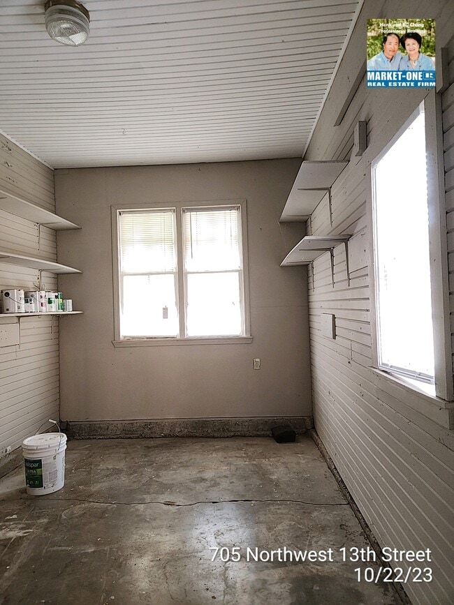 Building Photo - 705 NW 13th St