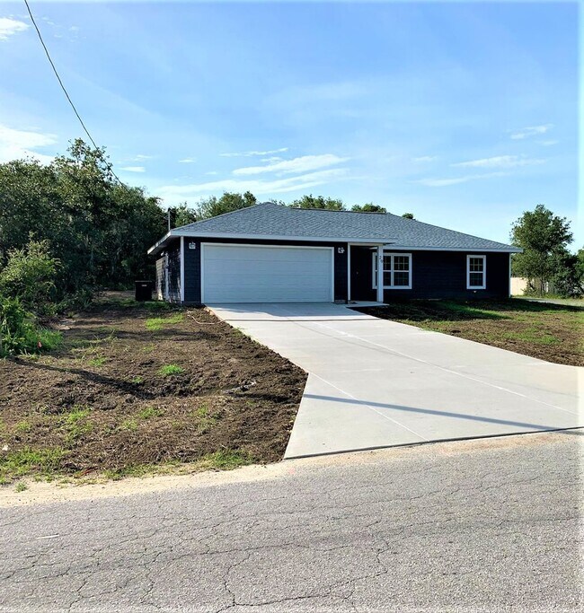 Primary Photo - 2022-Built 3/2/2 on Corner Lot in Ocala – ...
