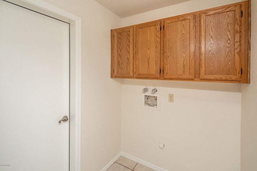 Laundry room - 3515 Mockingbird Dr