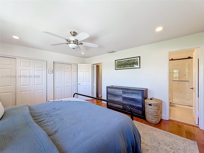 Building Photo - 2128 NE 9th Ave