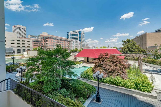 Building Photo - 200 Wagner St