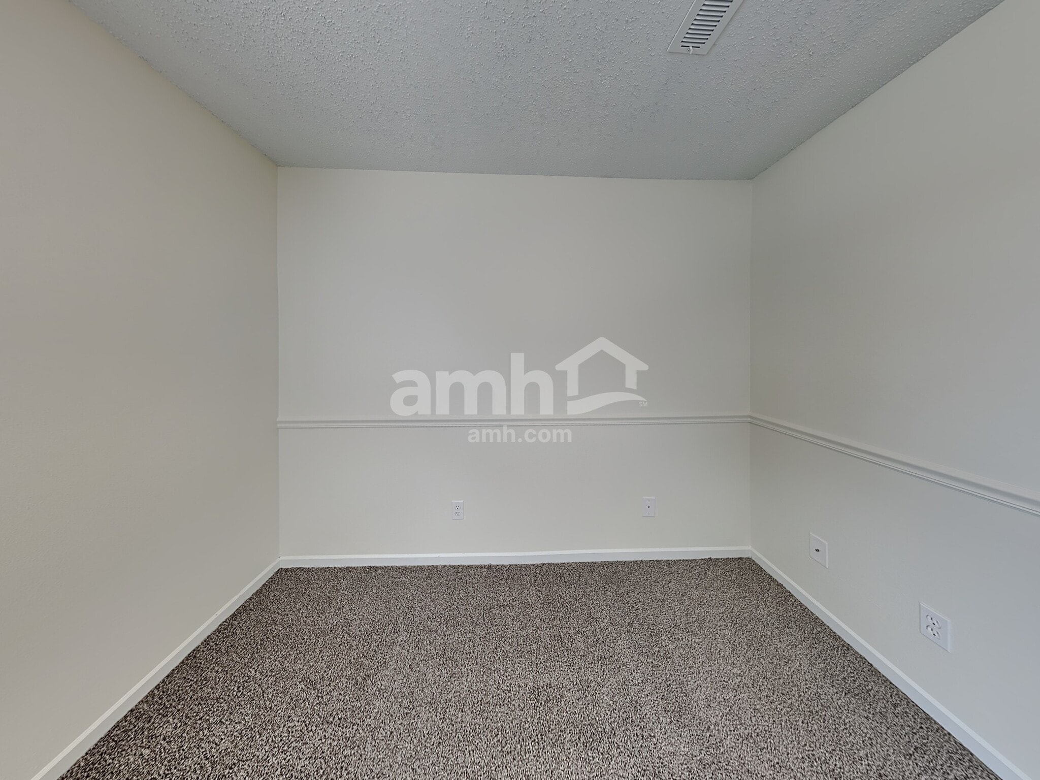 Building Photo - 10275 Holly Berry Cir