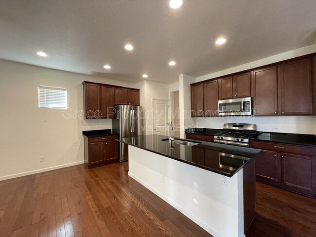 Building Photo - 618 W 171st Pl