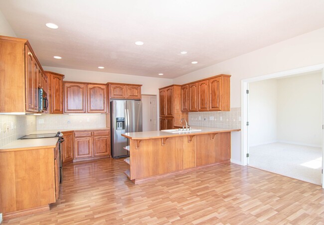 Building Photo - 5 Mile 5 Bed 3 Bath 4000 sq/ft Gated Commu...