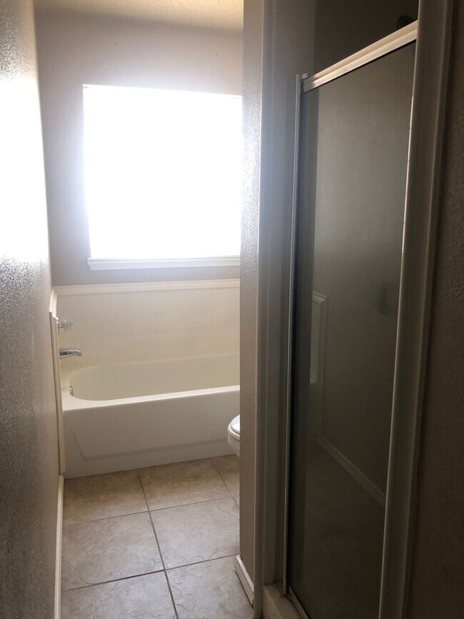 Building Photo - Home Sweet Home!!! November 2022!