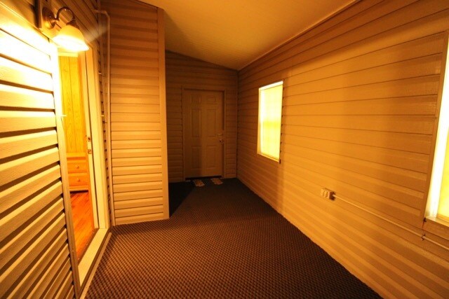 Building Photo - 175 Chump Ln