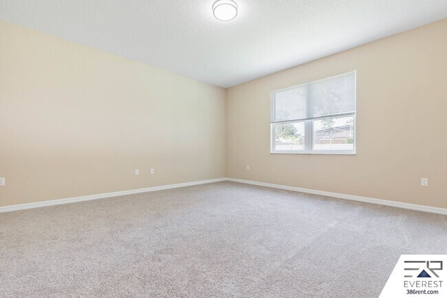 Building Photo - FULLY FENCED, LIKE NEW 3/2/2 IN DESIRABLE PINE GROVE