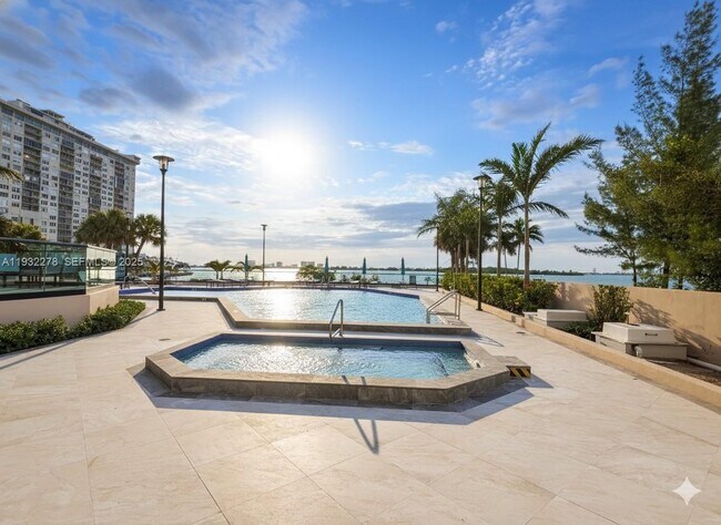 Building Photo - 11113 Biscayne Blvd