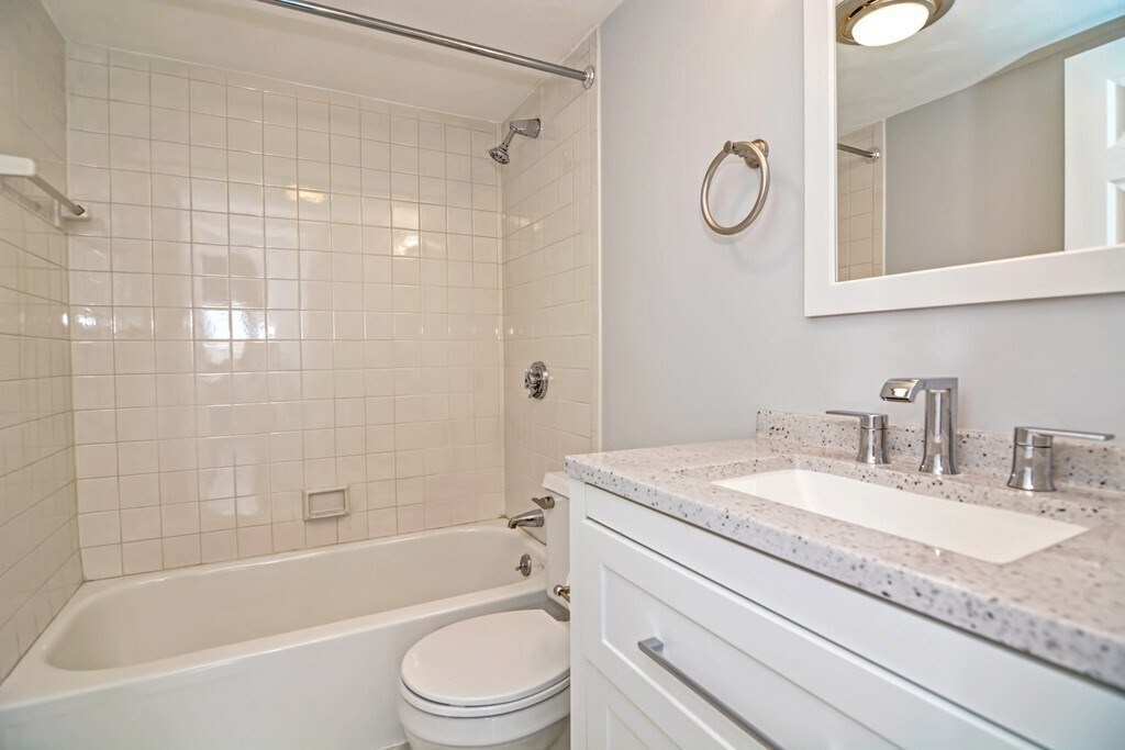 Building Photo - 386 Broadway