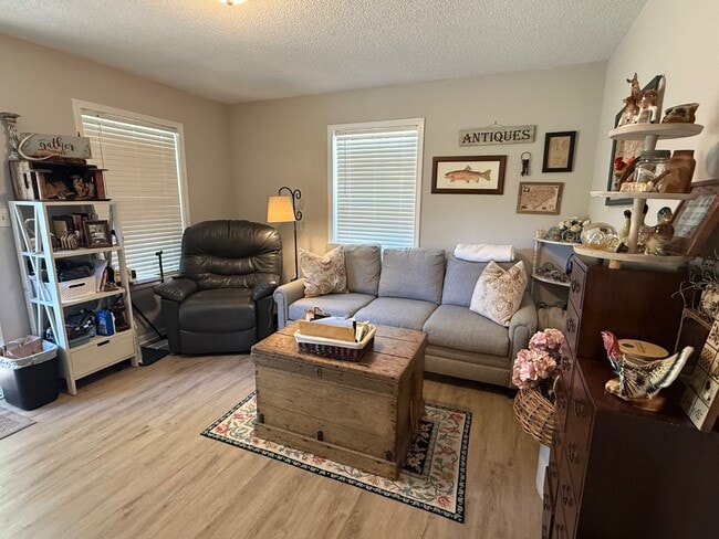 Building Photo - 108 Berry St