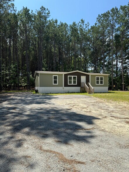 Building Photo - 2779 Southfork Rd