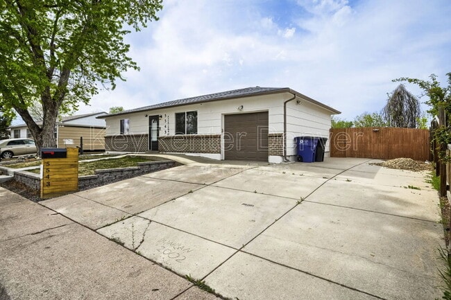 Building Photo - 5543 Atchison St