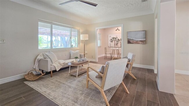 Building Photo - 515 34th Ave NE