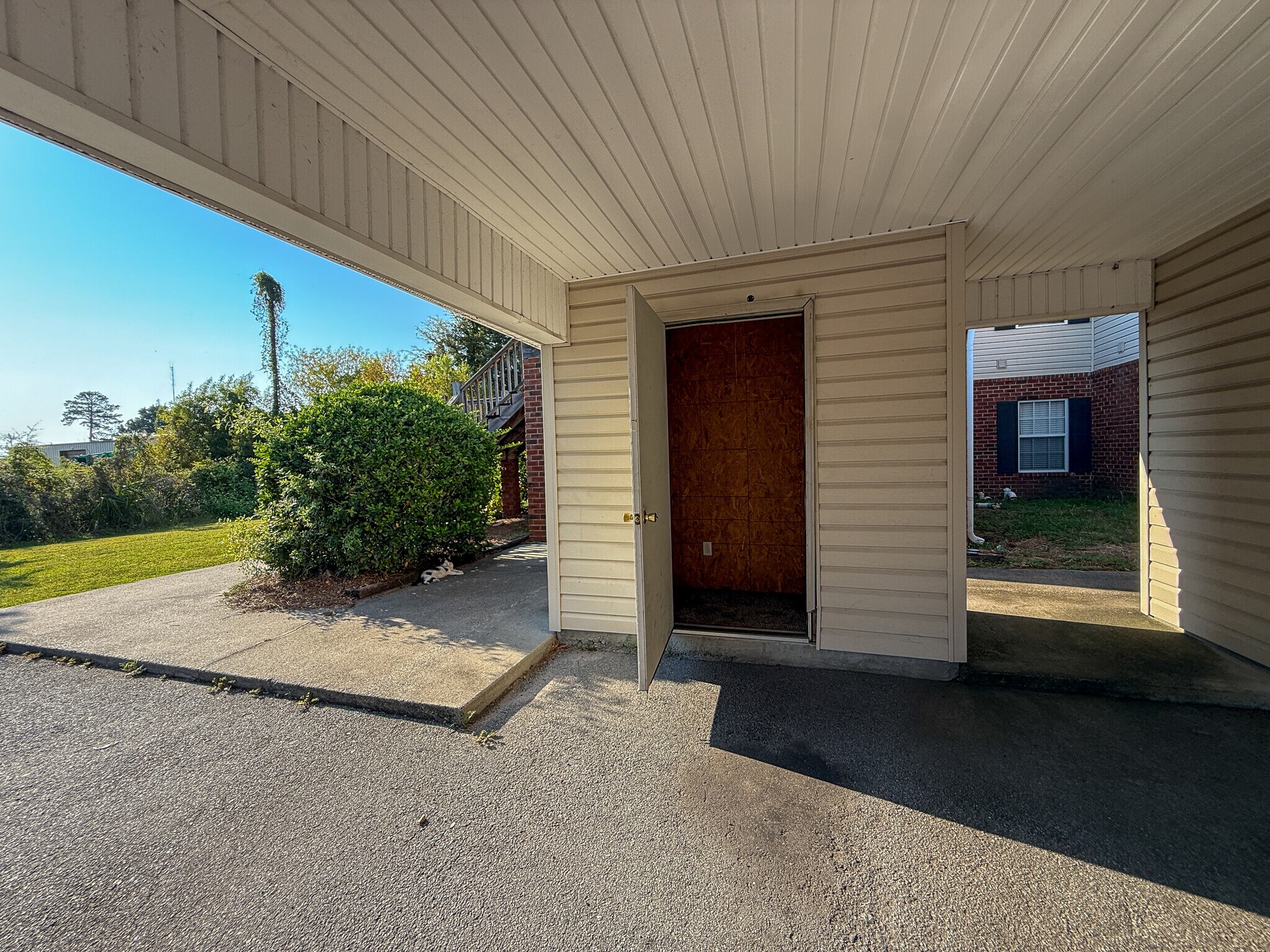 Building Photo - 210 Lantana Ct