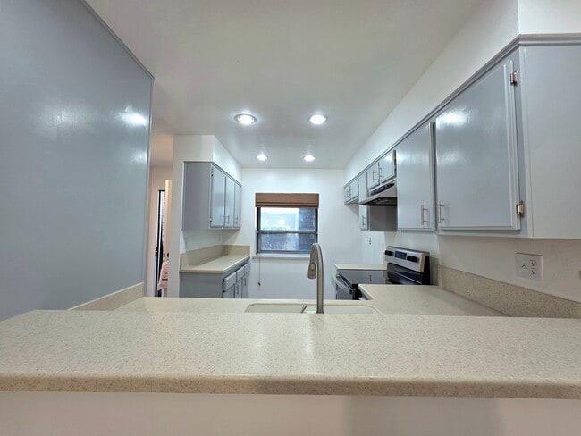 Building Photo - 25369 Pine Creek Ln