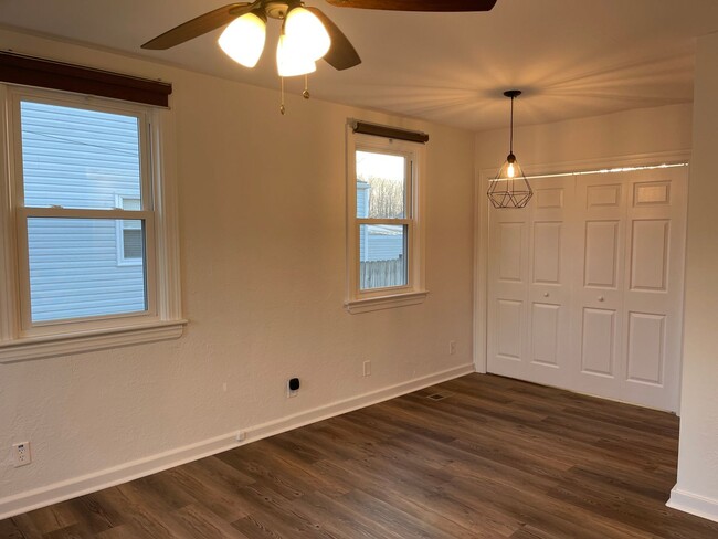 Building Photo - Impeccably Updated 3 BR / 2 BA Ranch