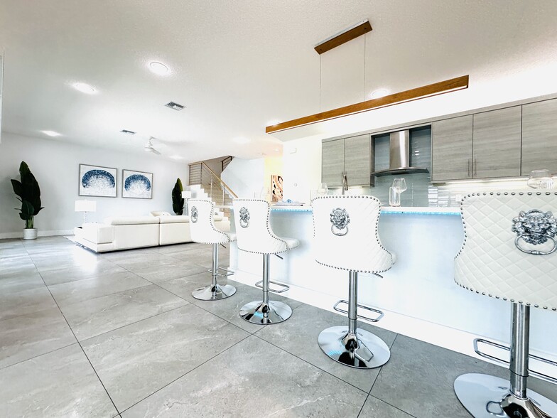 kitchen - 15377 Green River Ct