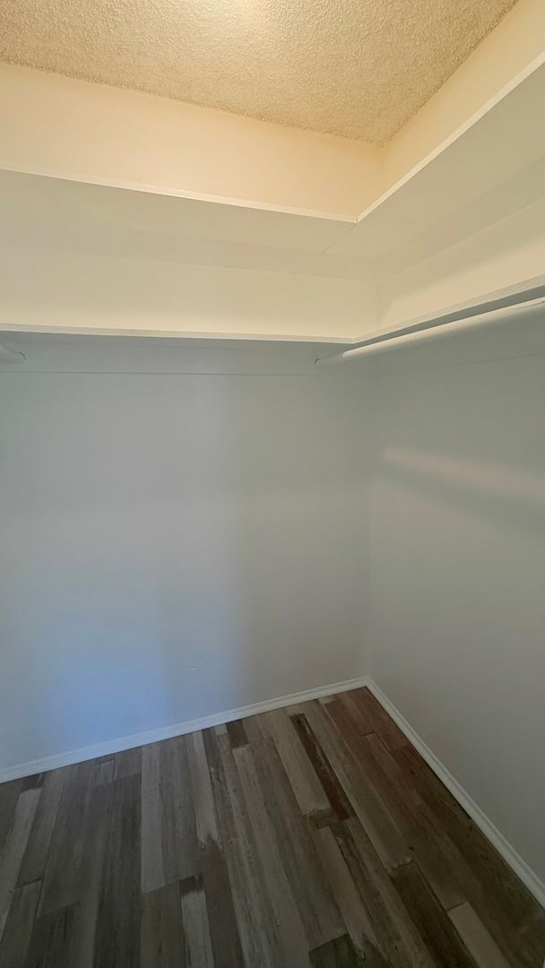 Building Photo - 22684 Minona Dr