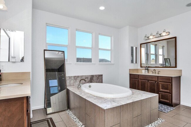 Building Photo - 1045 Martinez Dr