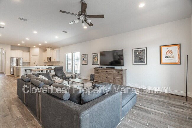 Building Photo - 1149 Cadogan Squire