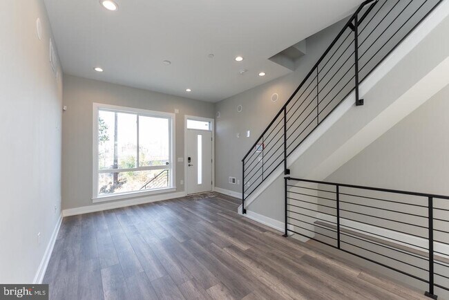 Building Photo - 1903 N Philip St