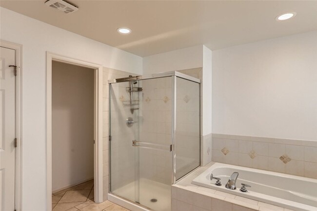 Building Photo - 4Bd/2.5Ba Redmond House