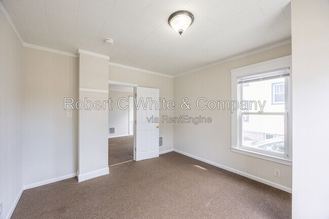 Building Photo - 151 William St