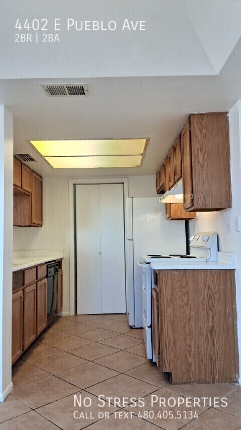 Building Photo - 4402 E Pueblo Ave