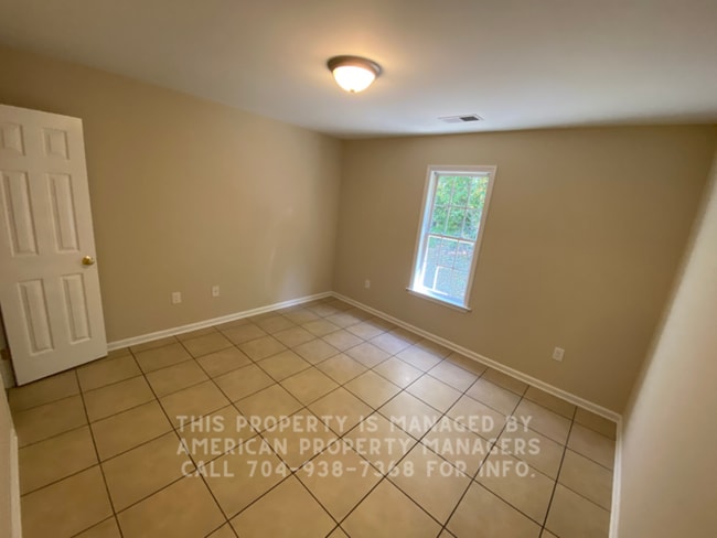 Building Photo - 477 Pharr Dr SW