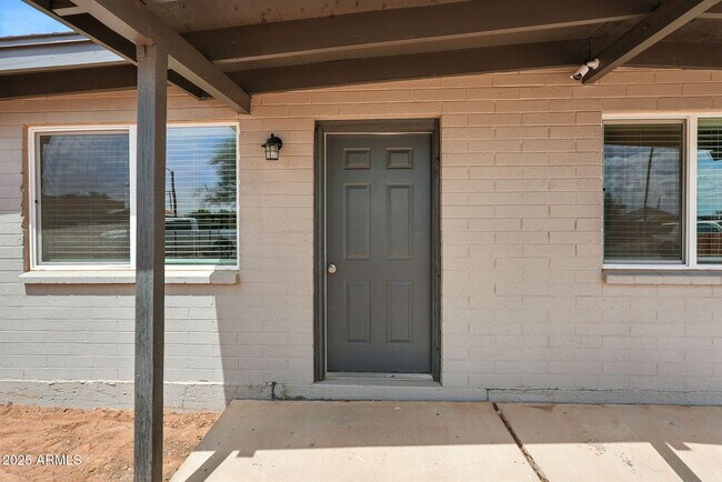 Building Photo - 130 W Harding Ave
