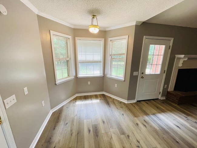 Building Photo - 3BR/2BA For Rent