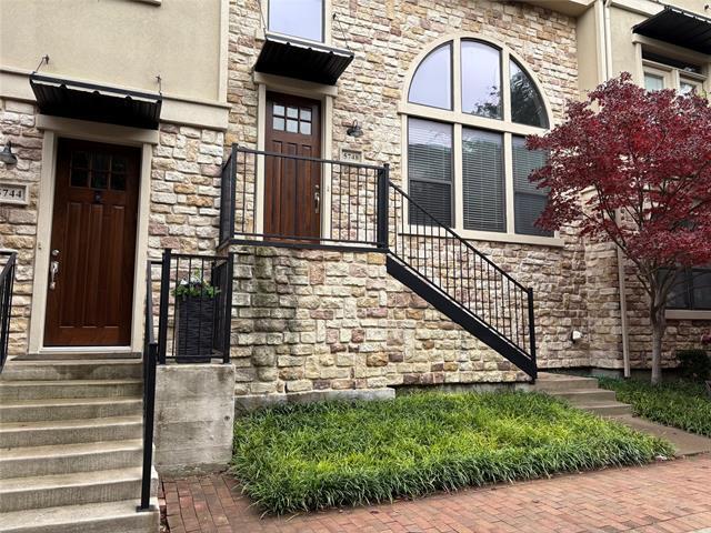 Building Photo - 5748 Robbie Rd