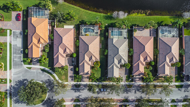 Building Photo - 11355 SW Rockingham Dr