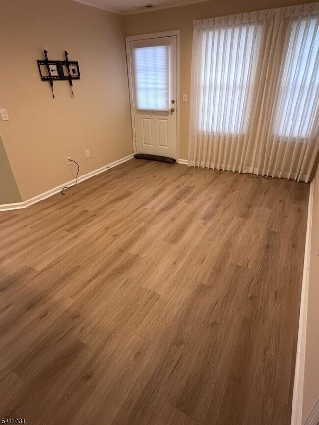 Building Photo - 4609 Tudor Dr