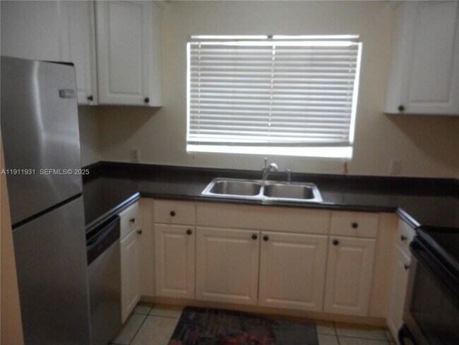 Building Photo - 420 88th St