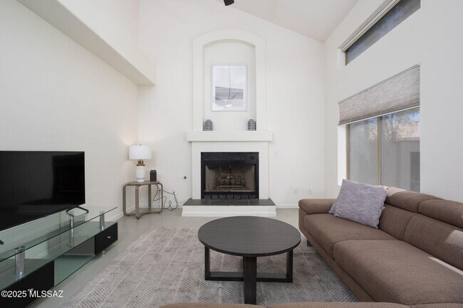 Building Photo - 6851 W Kern Dr
