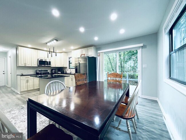 Building Photo - 1371 Winding Way
