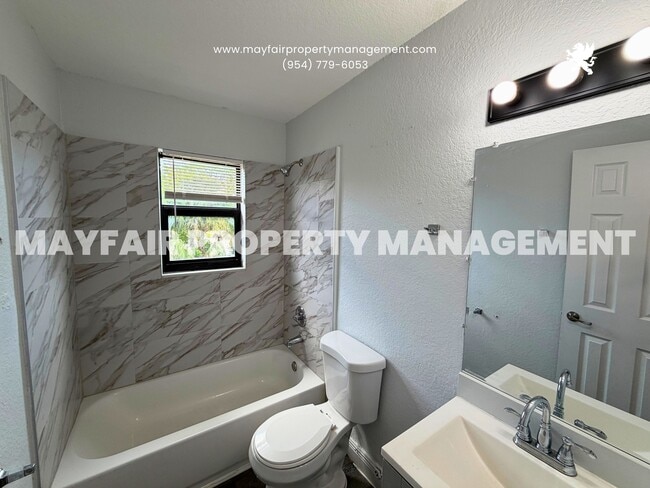 Building Photo - 4425 Treehouse Ln