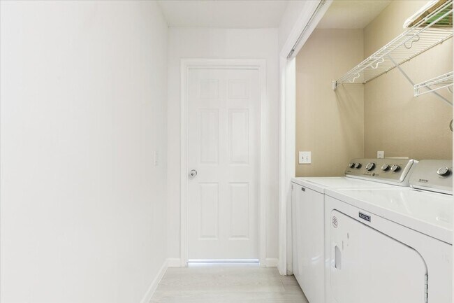 Building Photo - 29927 Sunwillow Creek Dr