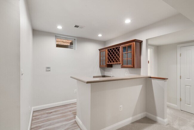 Building Photo - Stunning 4 level detached home close to the Mosaic District in Fairfax!