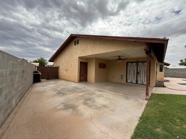 Building Photo - 1356 S 41st Ave